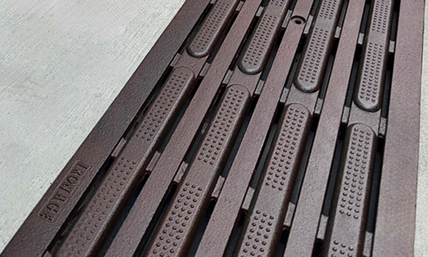 Tacta Drain™ Grates with Tactile Warning Bars