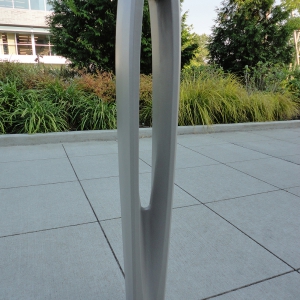 needle-bollard-e