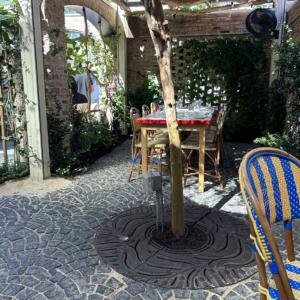 Cast iron round tree grate with decorative Kelp pattern